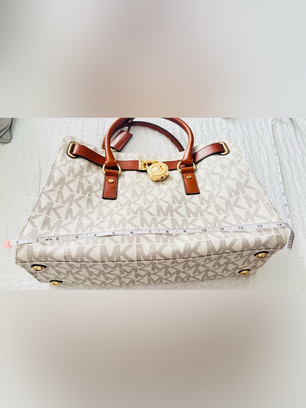 Michael Kors Signature Satchel in Vanilla and Cedar Hamilton Traveler NWT - Picture 15 of 16